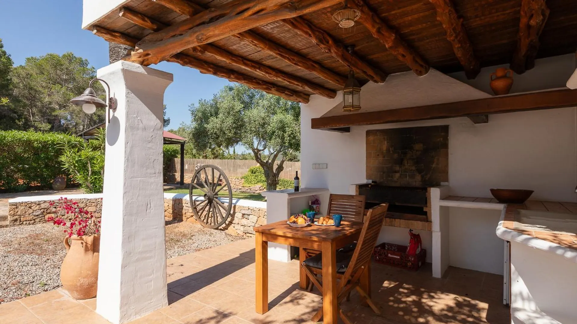 Villa Can Curreu Sant Carles de Peralta